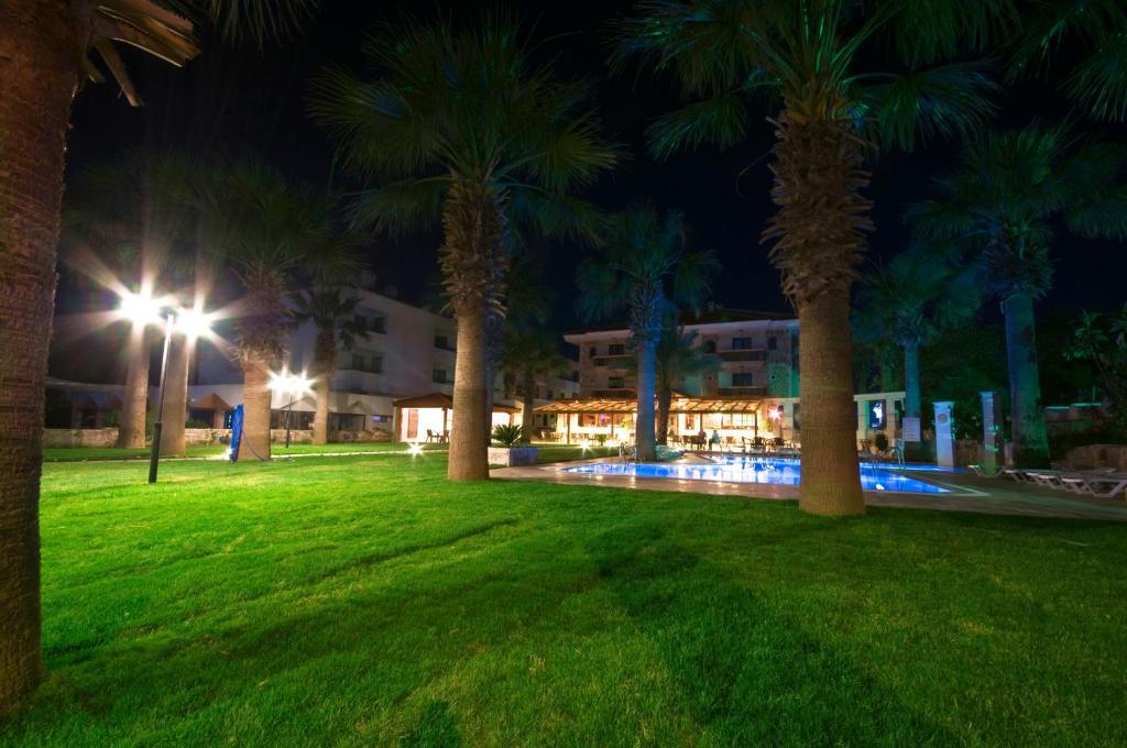 My Marina Select Hotel 닷차 외부 사진